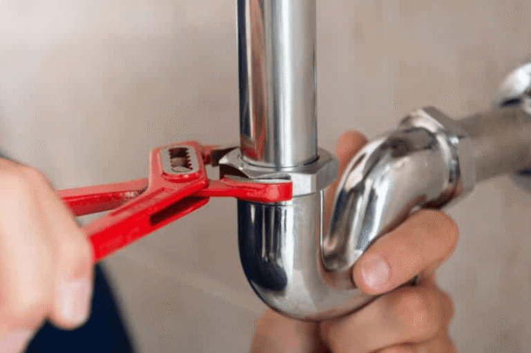 8 Signs You Need an Emergency Plumber Right Away